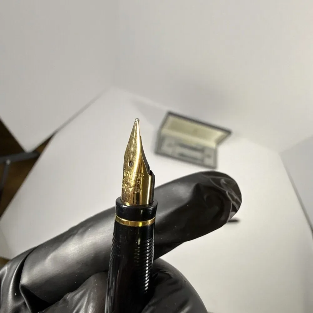 Rare Parker France IIIQ 18k 750 M - Fountain Pen - UNUSED